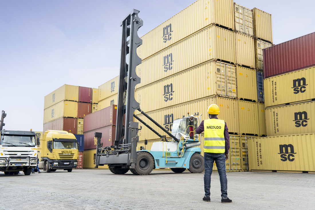 Enabling seamless container logistics